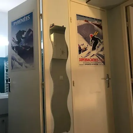 Aux Pieds Des Remontees Mecaniques *